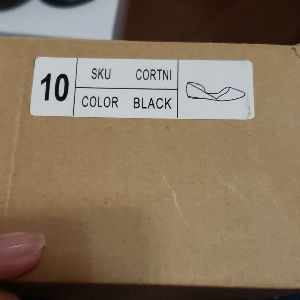 Journee Collection Sz 10 Cortini Black Pointed Toe Flat Open side NWT